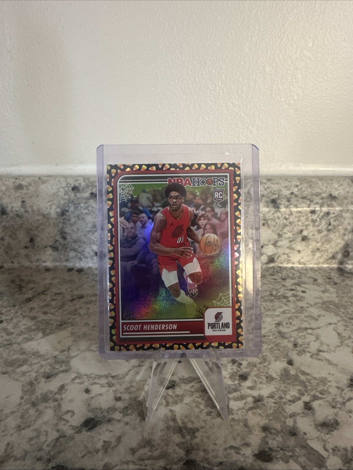2023-24 Haunted Hoops #137 Scoot Henderson (RC) - Holo Candy Corn SSP - MINT!