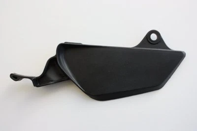 2008 HONDA VFR 800 LINKS INNENBLECH ABDECKUNG KETTENSCHUTZ - Bild 1 von 4