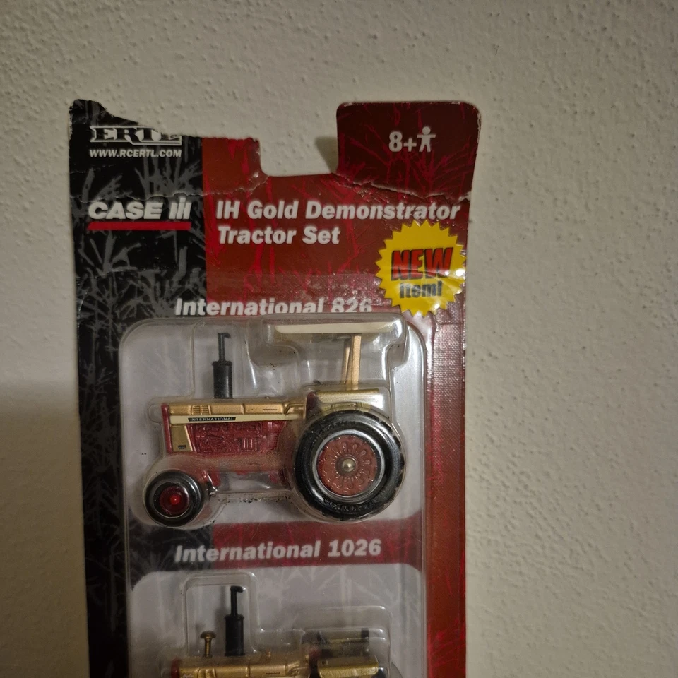1/64 Case Ih International 826 1026 1456 Tractor Gold Demonstrator Set - Image 2 of 4