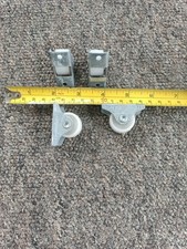 Small Straight Castors