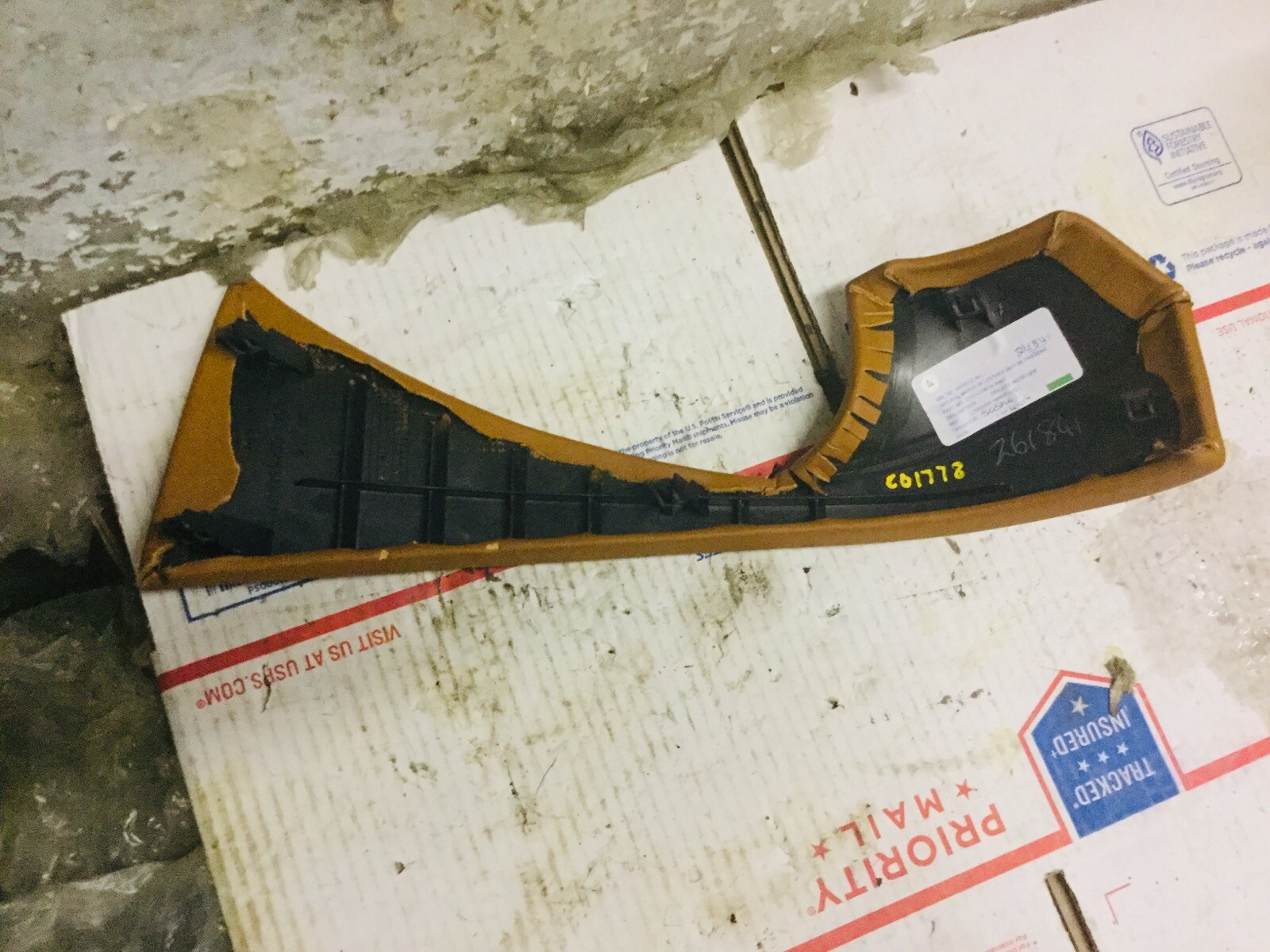 06 07 08 09 10 11 12 13 14 15 Aston Martin Vantage Upper Instrument Trim Bezel