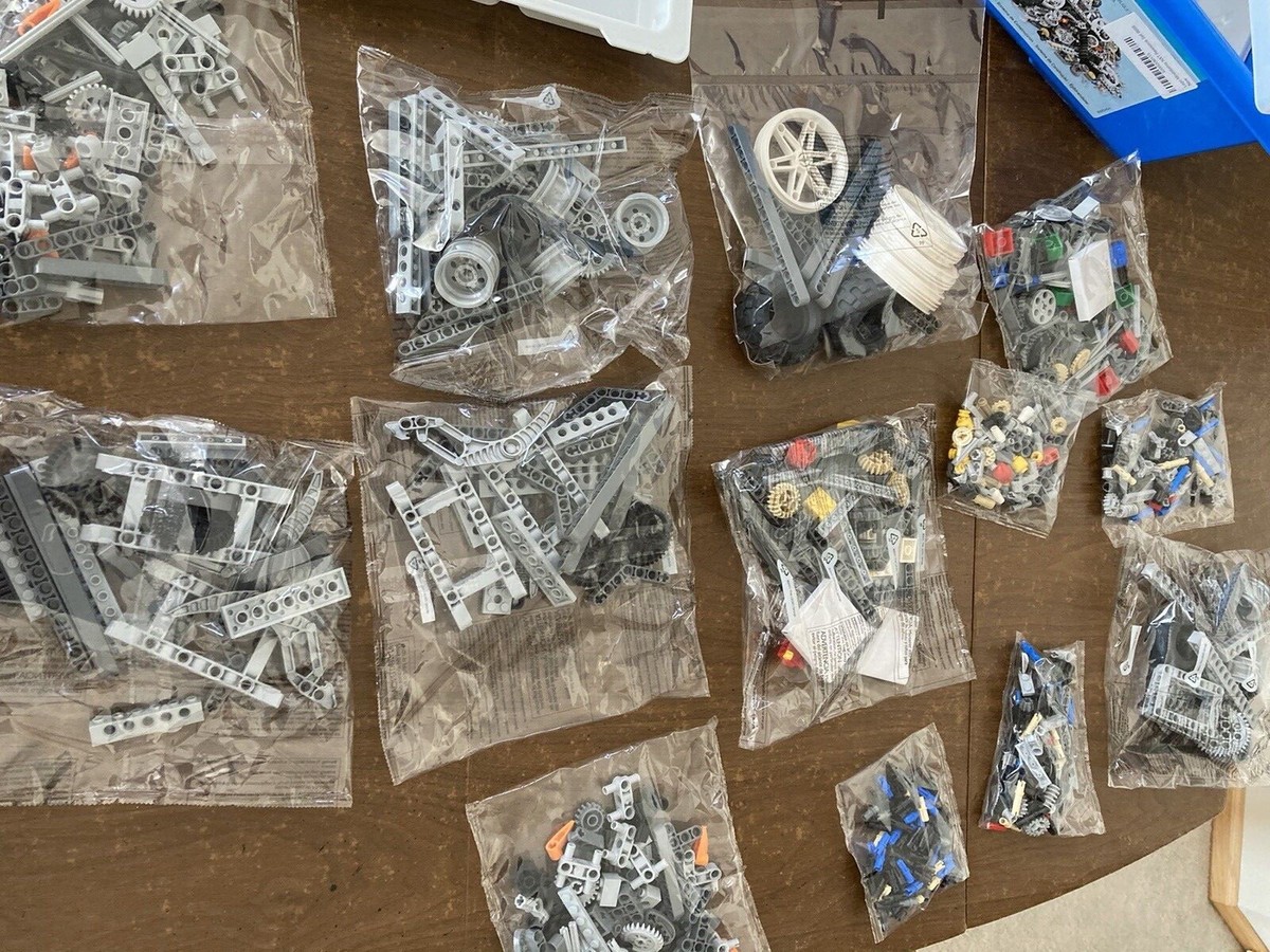 【廃盤レア】THE MIRACLE CONSTRUCTORS 2019 Hiya everyone has anyone built the mattel jumbo pikachu know where