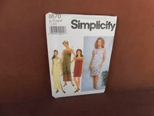Simplicity Misses/Misses Petite Dress Sizes 6-10 Uncut Pattern 8670