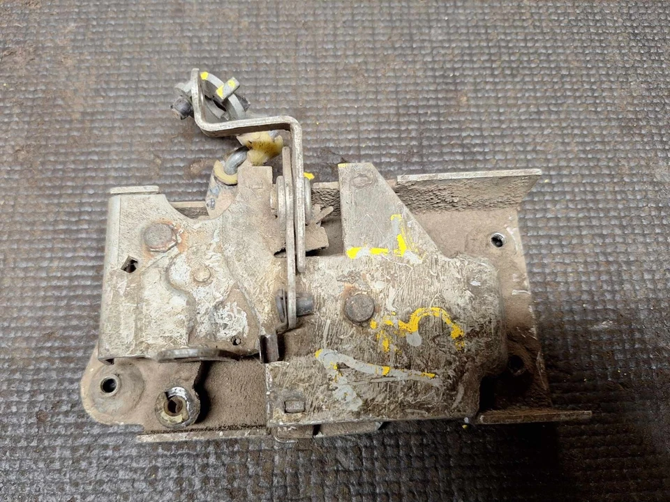 1973 AMC Gremlin LH дверной замок в сборе - Изображение 3 из 3