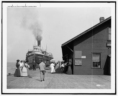 Photo:St. Ignace Michigan D&C Steamer Dock 1900s Steamship Ferry Crowd
