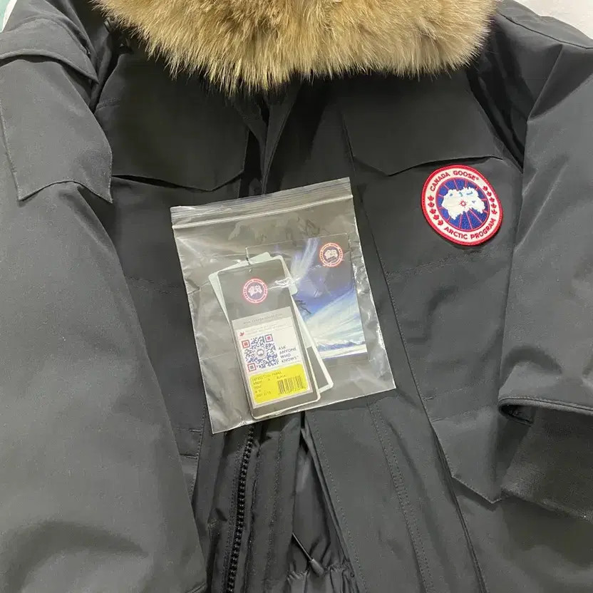 Canada Goose Expedition M Coat - Pre-Owned, Size 110 thumbnail 8
