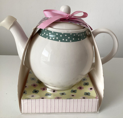Creme Teekanne Polka Dots Rand - Kimm & Miller Neu in Verpackung - Zwei Personen