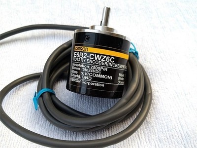 Rotary Encoder Omron E6B2CWZ6C E6B2-CWZ6C 3000P/R 5-24V Dc 2M Brand New uf