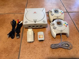 Sega Dreamcast HKT-3020 VA0 Console - Powers on, doesn't read discs