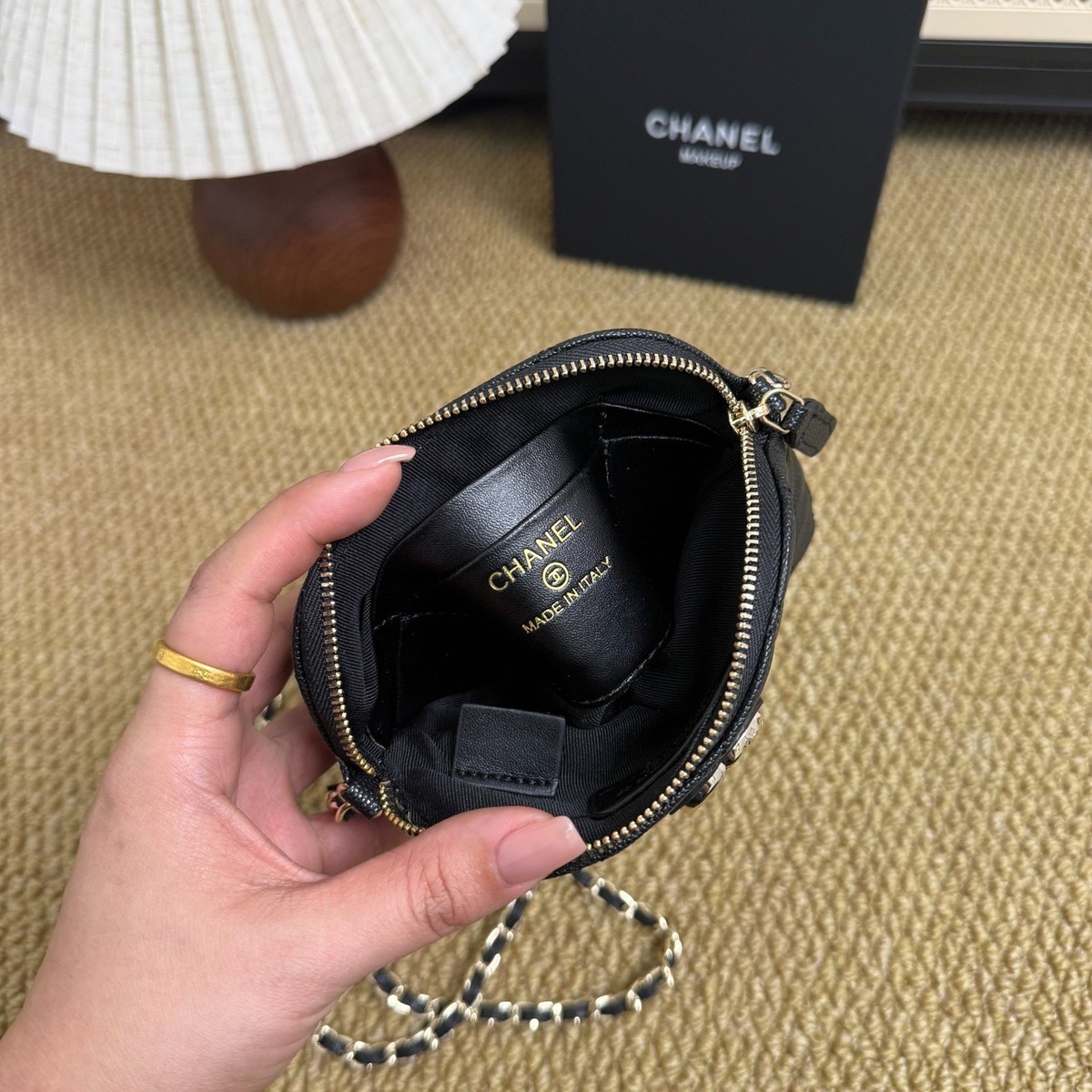 Pre-order] VIP Makeup Limited Gift Shell Bag Women's Crossbody