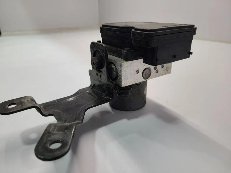 13 HYUNDAI VELOSTER Anti-Lock Brake Part ABS Electronic Stability Control OEM - Image 3 of 4