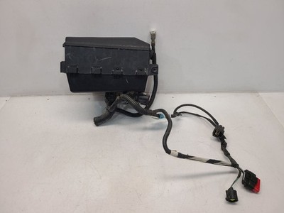 2006-07 Ford Focus (2.0L / AT) Engine Fuse Box W/ Cruise W/O ABS  & Fogs