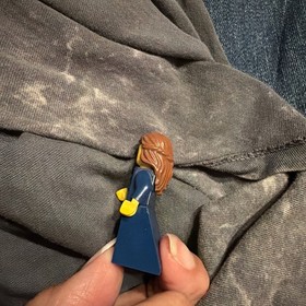 Lego #7093  ~ Castle Crown Princess Maiden Minifig - 2008