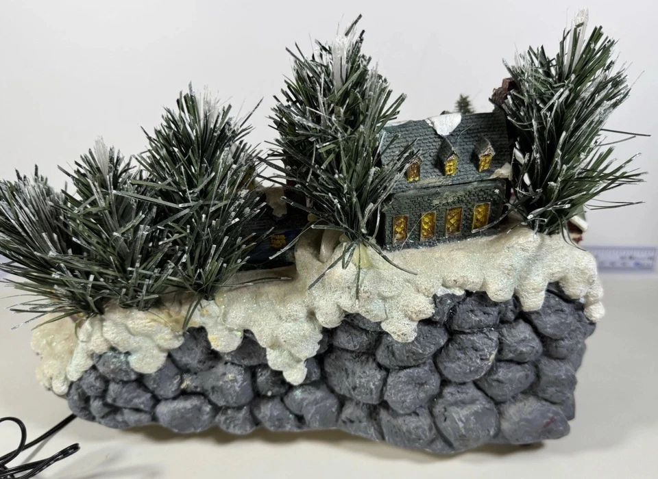 VTG Avon Christmas Fiber Optic Village 2003 Color Changing Plug In Holiday WORKS - Image 4 of 4