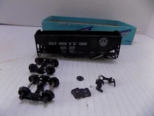 2 BAY HOPPER CAR FOR BALTIMORE & OHIO RR. BY ATHEARN UNFINISHED KIT