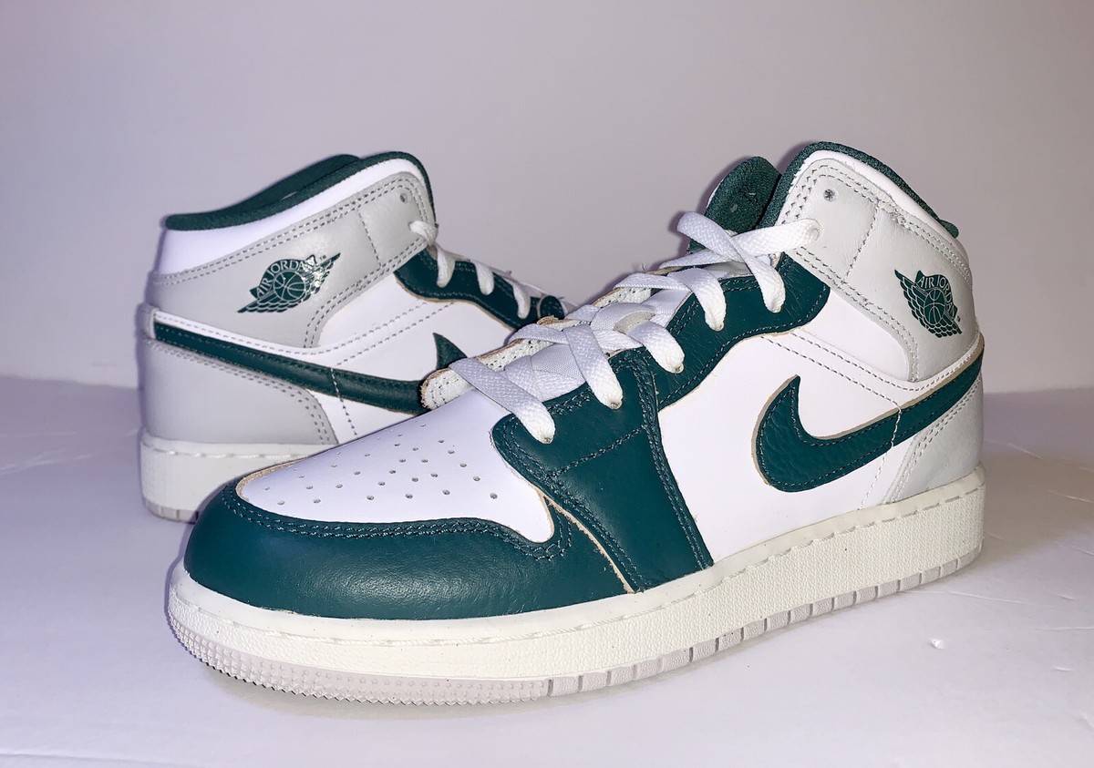 AIR JORDAN 1 MID SE White/Oxidized Green-Sail, 6Y/Women's 7.5 NIB