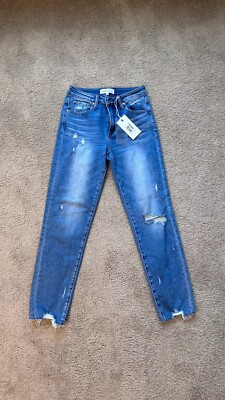 NWT Risen Mid-Rise Distressed Tapered Jeans- Size 3/26