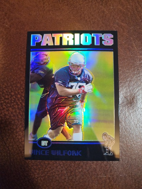 2004 Topps Chrome - Vince Wilfork #182 Black Refractor /100 (RC)
