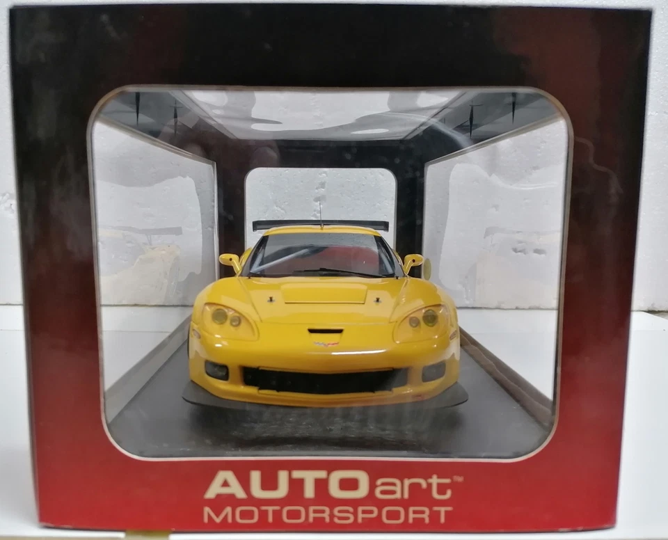 Autoart Modellino Chevrolet Corvette Z06, C6R, Plain Body Version, 1:18 - Immagine 4 di 4