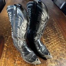 Dingo Women's Size 7.5 M Black Western Boots / Silver Toe Tips Black Stone