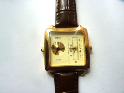 BRENT QUARZ DOUBLE WATCH FACE ON A SINGLE BASE