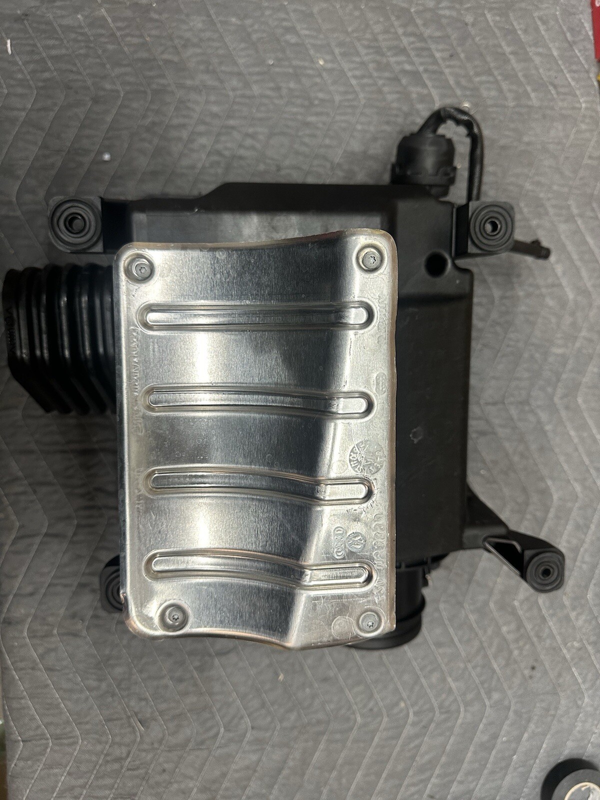 2020 17 18 20 21 22 Audi R8 V10  Left / Right Air Intake Filter Boxes #2039 Y6