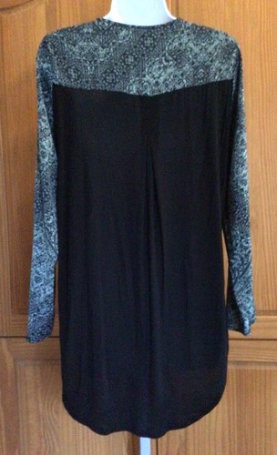 Rock & Republic Womens S Gray Black Print Silver Studs Tunic Blouse - Picture 3 of 8
