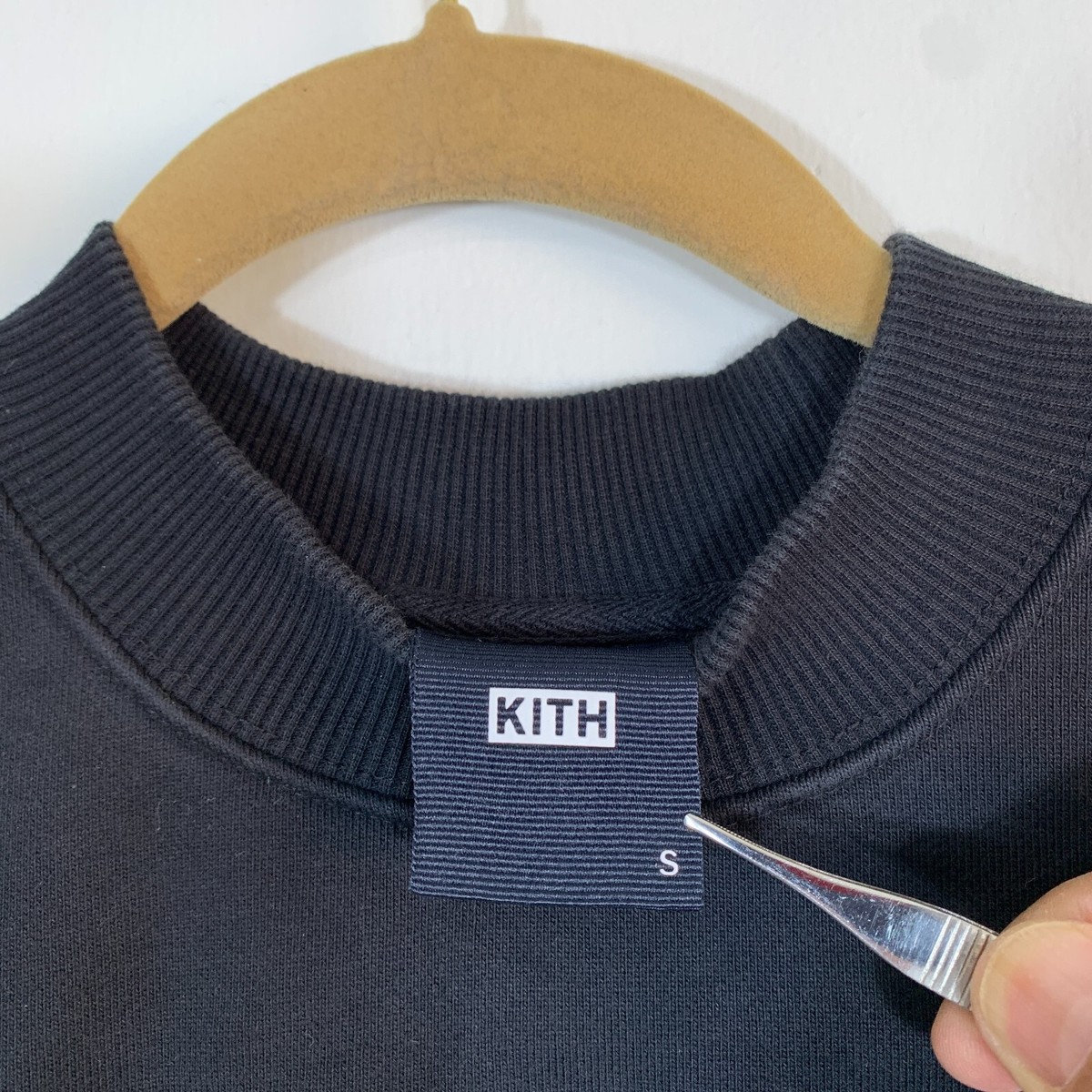 KITH Mens Long Sleeve Box Logo Mock Crewneck Sweatshirt KITH Mens Long Sleeve Box Logo Mock Crewneck Sweatshirt