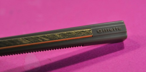 "GILLETTE" GII GOLD de Luxe Edition V 1 -1975's Safety Razor w/Orig. box - Picture 5 of 10