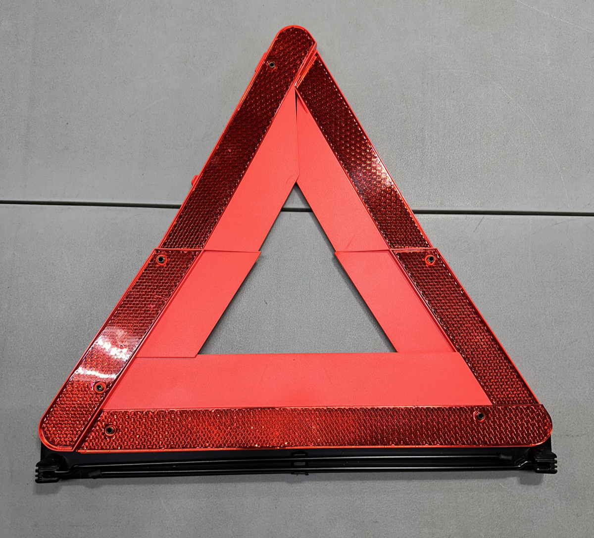 Audi A4 S4 A6 S6 RS6 OEM Trunk Emergency Hazard Road Warning