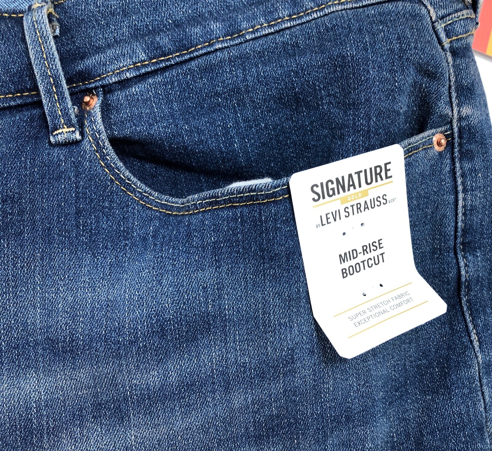 Signature Levi Strauss Jeans Gold Bootcut Blue Women Size 28L 48"W 33.5"L NWT thumbnail 4