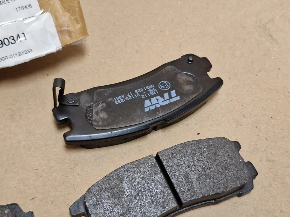 Juego Pastillas Freno Traseras Mitsubishi Galant Mk6 2.5 V6 1999-2000 VP690341 Genuinas NUEVO Foto 4 de 4