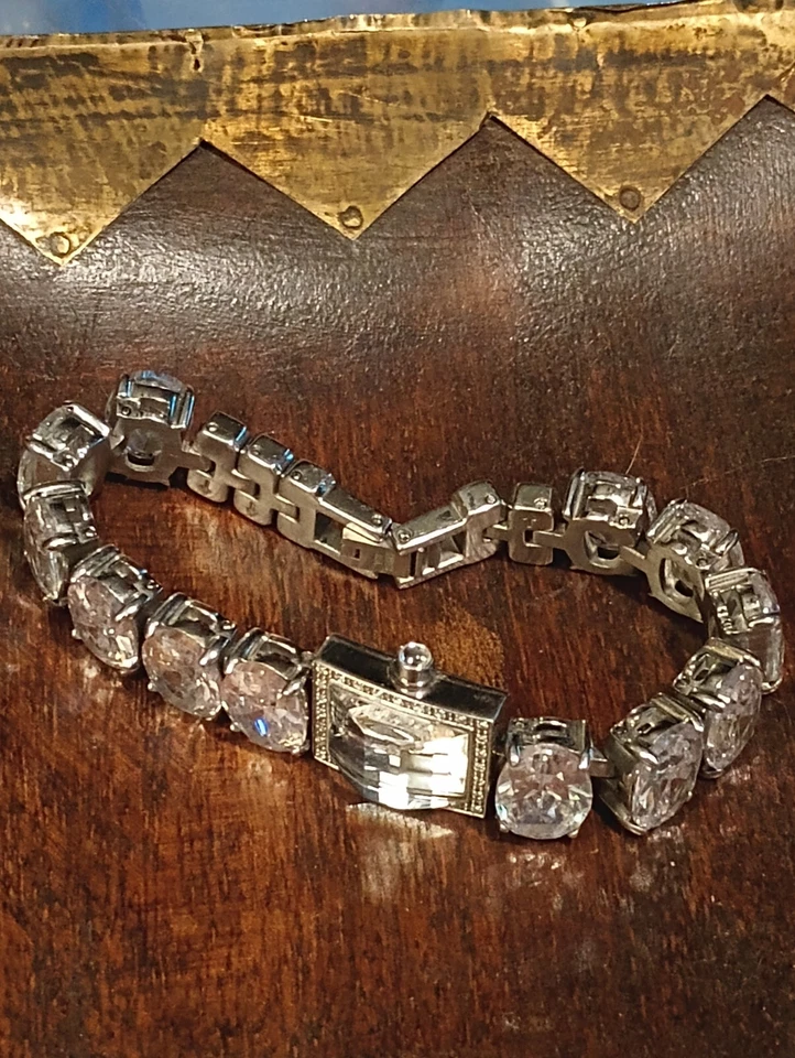 SUPER G.F FERRE WOMEN'S Watch!! HUGE CZs Swiss Made!! Beautiful!! - Image 2 of 4