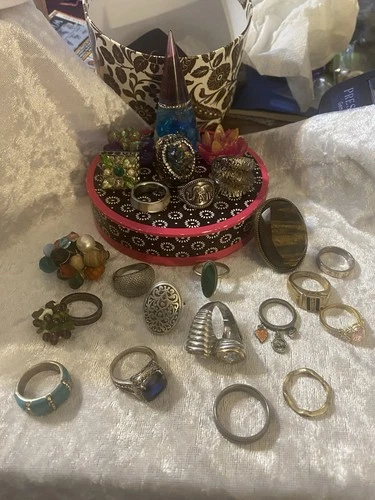 Vintage To Modern (lot Of 20)Costume Rings Statement Fashion Jewelry Mixed Sizes