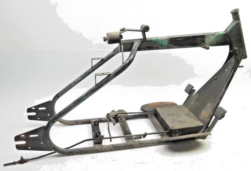 Cushman Iron Eagle 1960 8 HP cuadro chasis marco cubierta embrague pedal freno pedal Foto 3 de 4