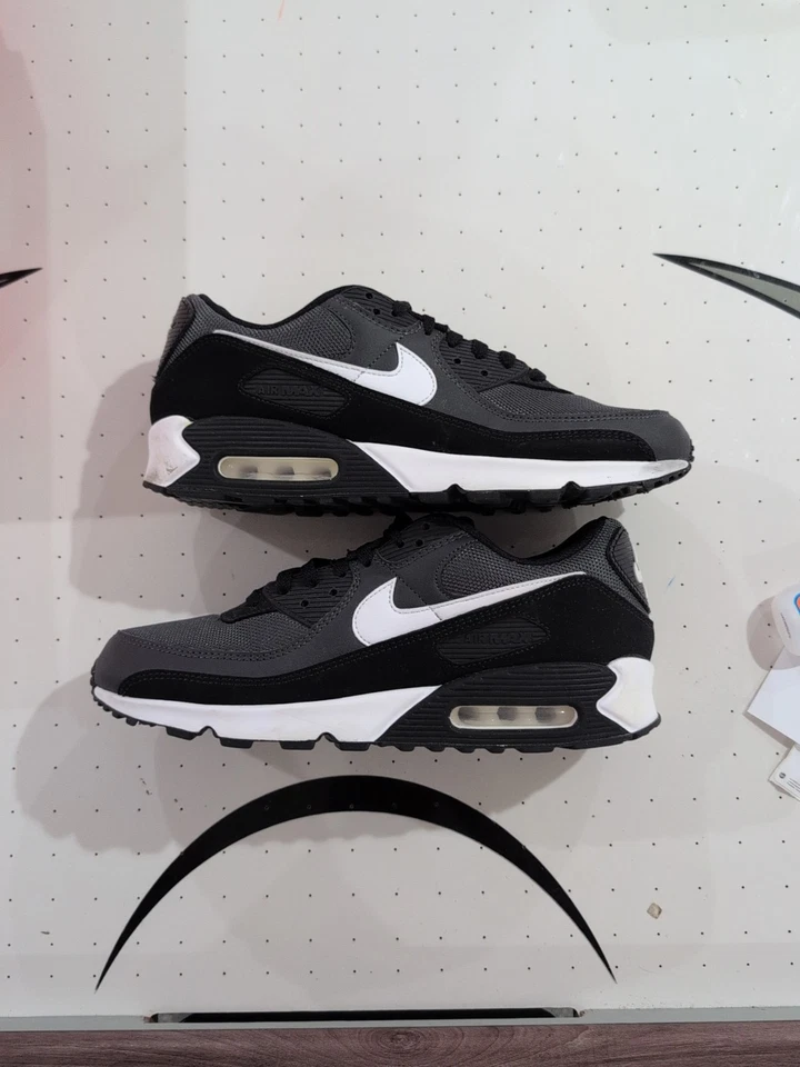 Size 11.5 - Nike Air Max 90 Low Black White - Image 2 of 4