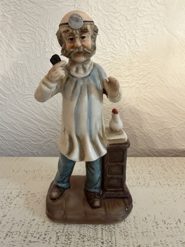 Ardco Old Fashion Dentist Figurine. New. Mint Condition.