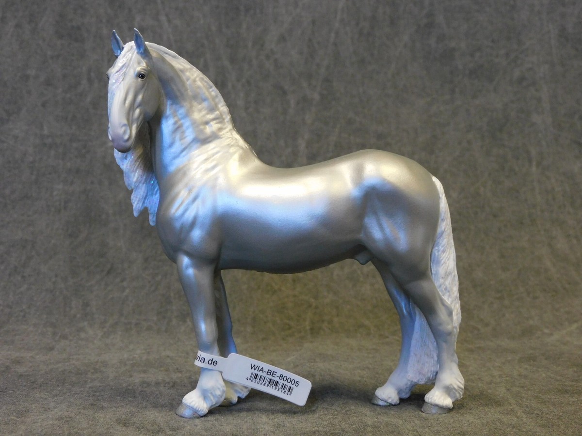 WIA NEW * Niklas Silver Holiday Friesian Stallion * Eberl 1:18