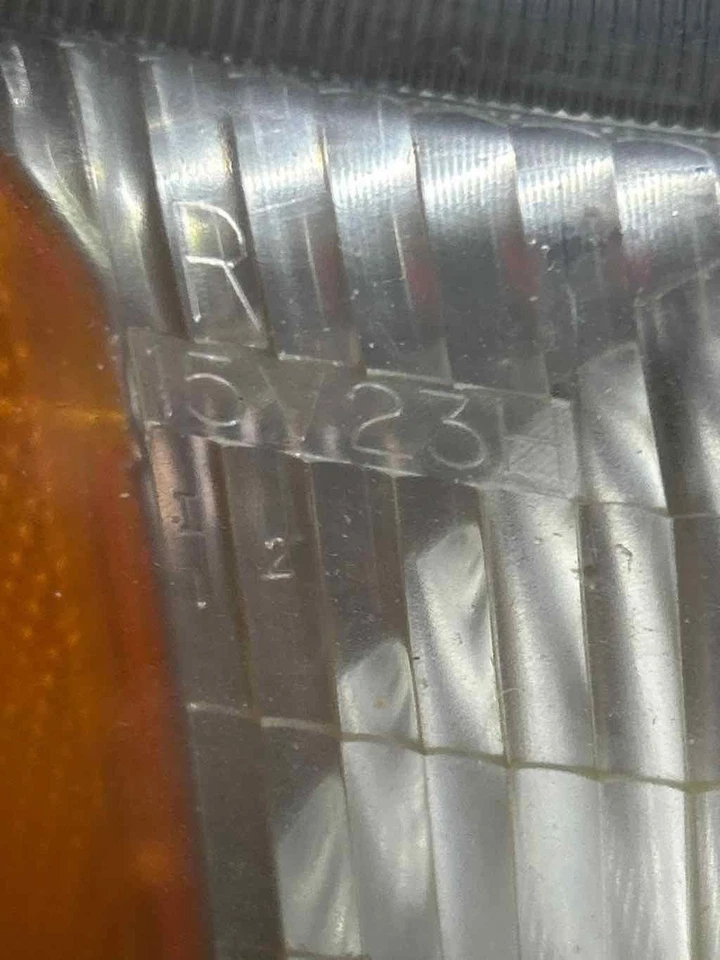 Fits 2000-06 GMC YUKON Headlamp RH OEM#:15850352 Foto 2 de 4