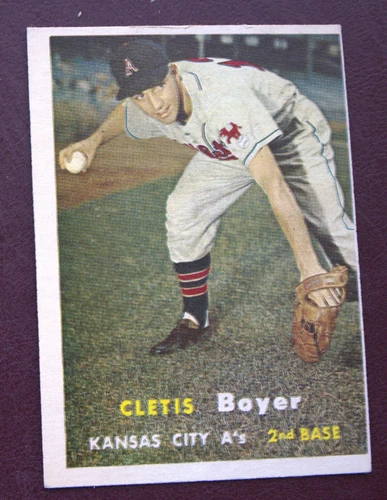1957 Topps Cletis Boyer (Kansas City Athletics) #121 EX/NRMT
