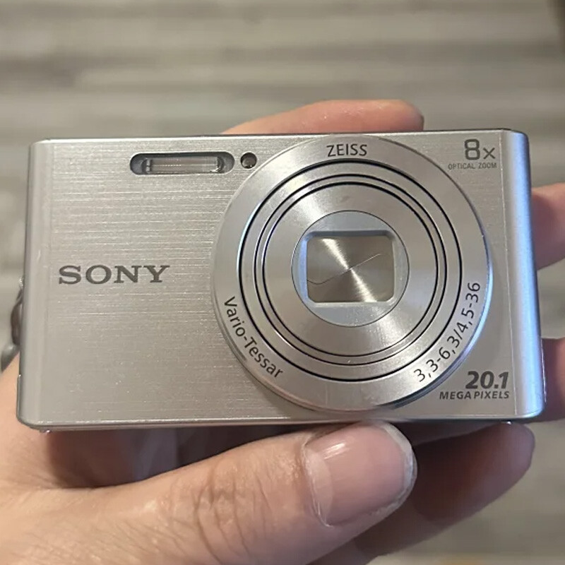 Sony Cybershot DSC-W830 20.1MP 8x Zoom Digital Camera Black