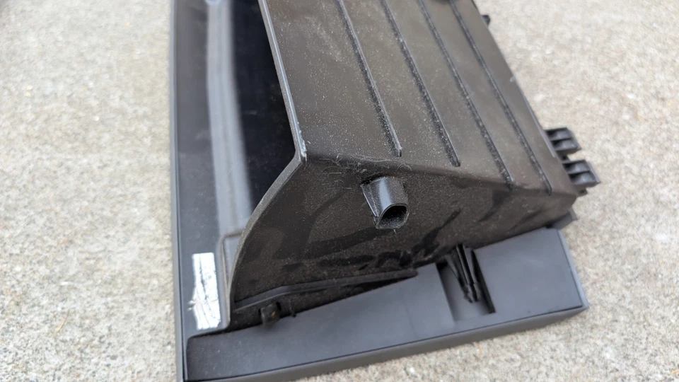 Guantera inferior completa para Toyota Sienna 2016, usada, gris Foto 3 de 4