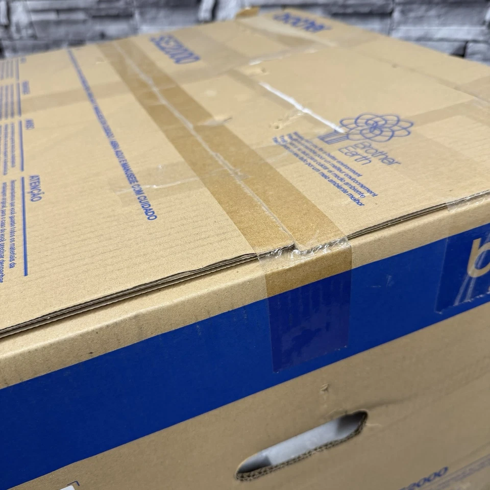 Brother SE2000 Computerized Sewing and Embroidery Machine with LCD Display - Image 3 of 4