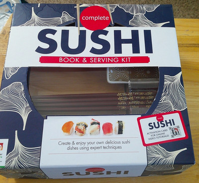 Hinkler Complete Sushi making/ serving Kit new in box
