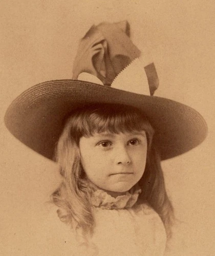 PORTRAIT OF AN ADORABLE CHILD WEARING A BIG HAT : BY FREDRICKS : NEW YORK CITY - Picture 2 of 3