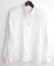 Damen Bluse Langarm wei&szlig; m. Stickerei am Kragen Gr. 40