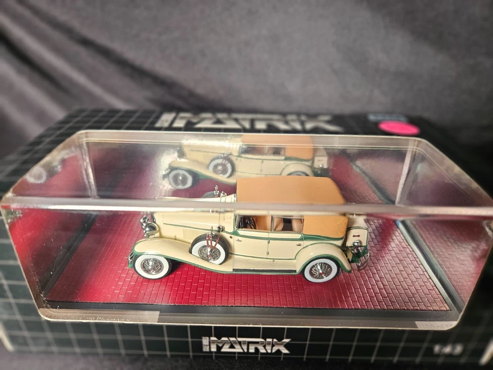 Matrix 1931 Cord L-29 Phaeton Sedán Blanco/Verde Escala 1:43 Inv. #5445 Foto 2 de 4