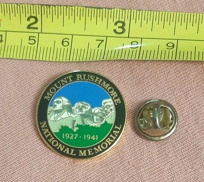 Mount Rushmore National Memorial 1927-1941 Travel Souvenir Lapel Pin