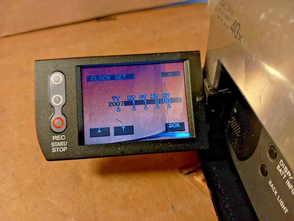 Sony Handycam DCR-HC45E Handheld MiniDV Camcorder Silver +DOCK Read Description - Image 2 of 4