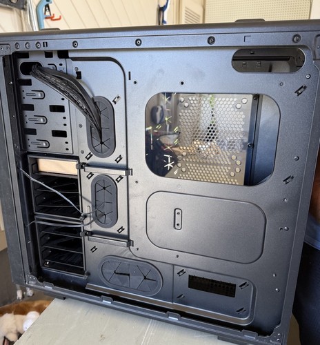 Corsair Vengeance C70 Mid Tower Computer Gaming Case Original Box Preowned Used - Photo 3/6